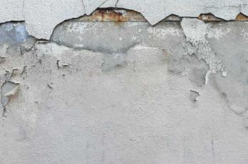 Vaurioitunut betonijulkisivu